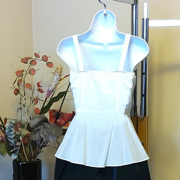 NWT Women’s Beautiful Lace White Camisole Blouse Top Size S  4 6 - Picture 6 of 8